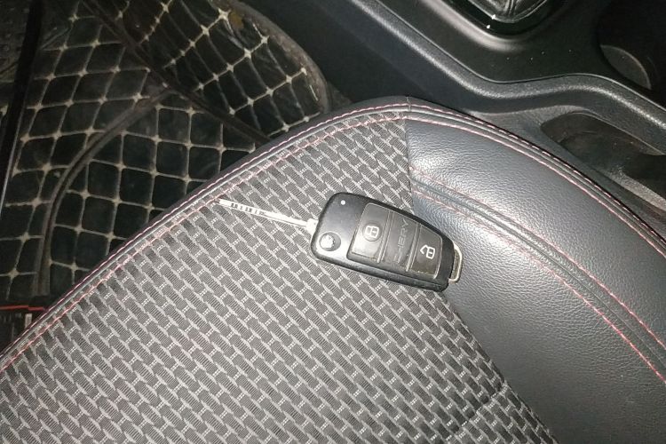 奇瑞 瑞虎3 2016款 1.6L CVT智尚版中控内饰11