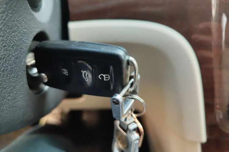 大众 朗逸 2013款 改款经典 1.6L 手动舒适版中控内饰7001