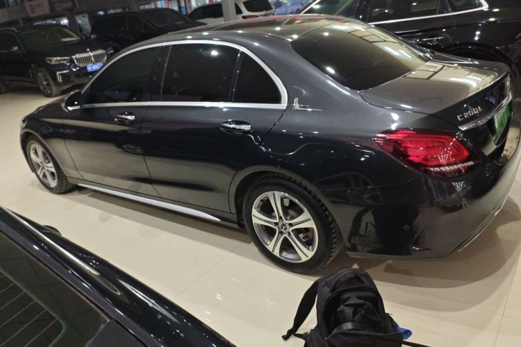 奔驰C级 2021款 C 260 L 运动版车身外观4