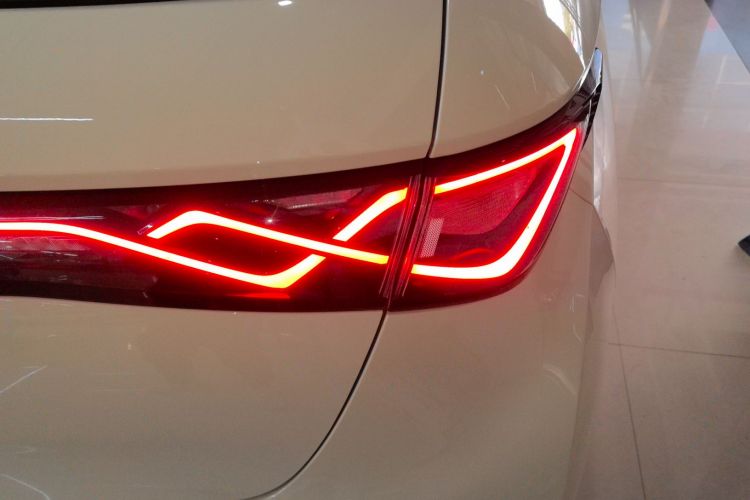 比亚迪 海豚 2023款 420km 时尚版车身外观9