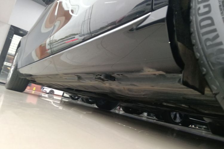 奔驰E级 2023款 E 260 L局部细节9002