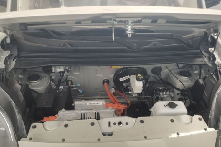 五菱汽车 宏光MINIEV 2025款 四门版 进阶款机舱底盘24