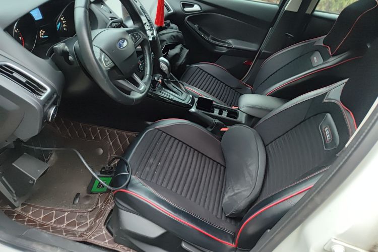 福特 福克斯 2017款 三厢 1.6L 自动风尚型智行版中控内饰19