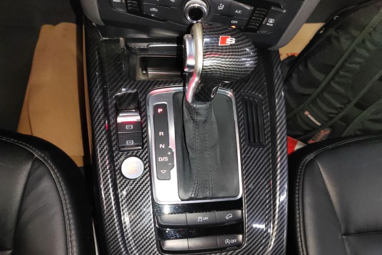 奥迪Q5 2016款 40 TFSI 进取型局部细节18