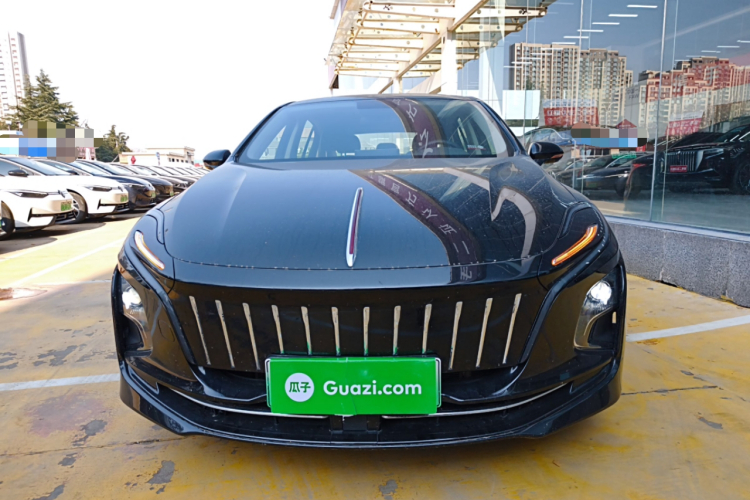 红旗E-QM5 2023款 改款 基础出行版车身外观2