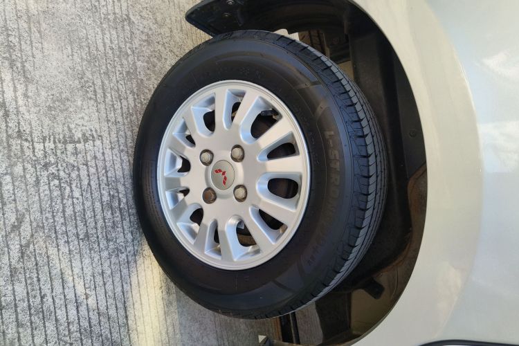 五菱汽车 五菱荣光V 2016款 1.5L标准型车身外观6008