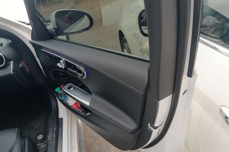 奔驰C级 2025款 C 200 L 运动版中控内饰7005