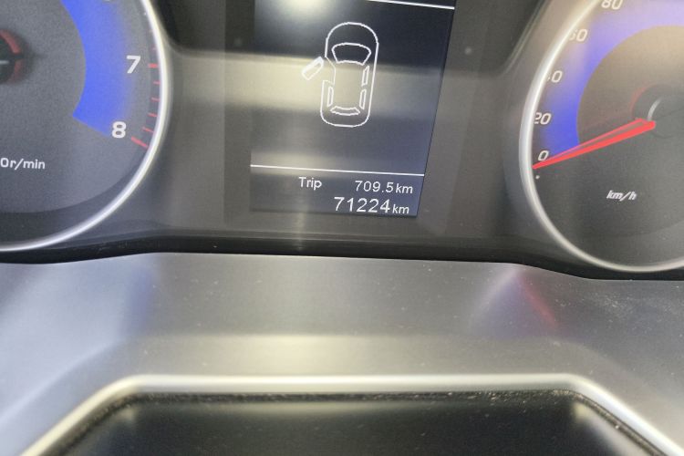 吉利汽车 帝豪 2016款 三厢 1.5L 手动豪华型中控内饰15