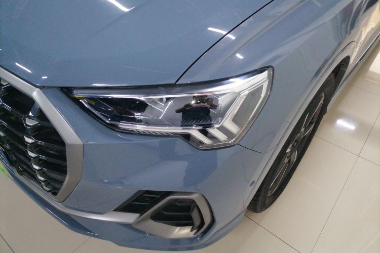 奥迪Q3 2022款 40 TFSI RS套件燃速型局部细节36