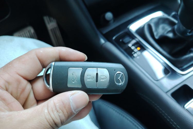 马自达3 昂克赛拉 2017款 三厢 2.0L 自动尊贵型 国V中控内饰11