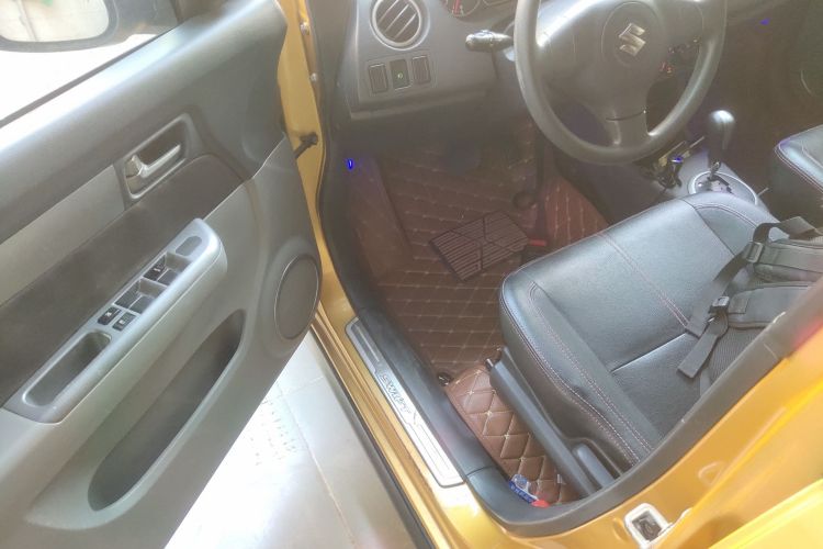 铃木 雨燕 2015款 1.5L 自动限定版中控内饰7003