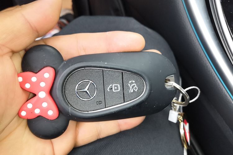 奔驰C级 2022款 改款 C 260 L 运动版中控内饰11