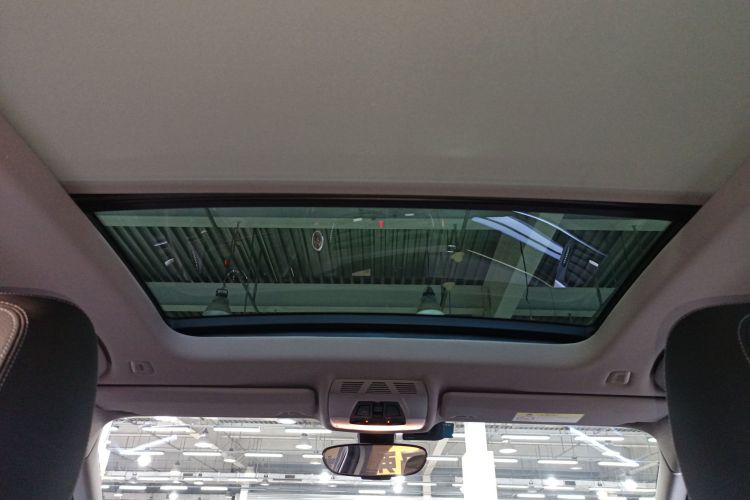 宝马1系 2019款 118i M运动套装中控内饰22