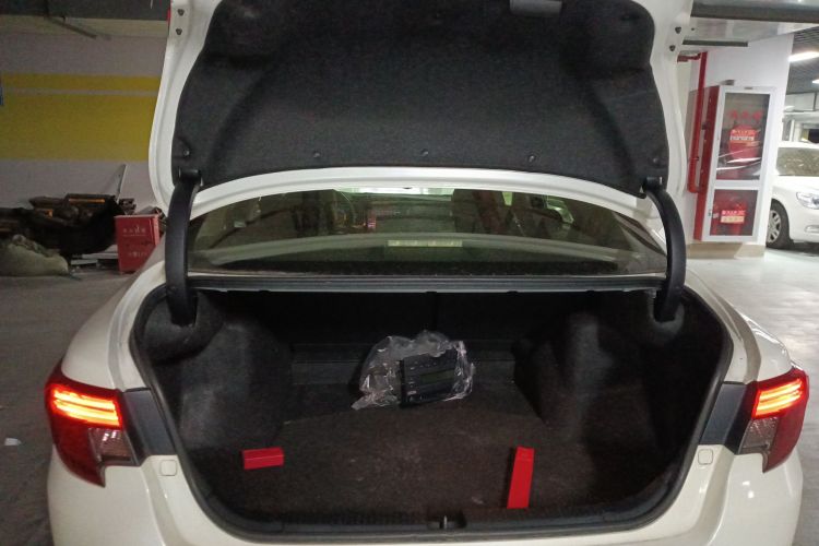 丰田 锐志 2013款 2.5S 菁锐版局部细节23