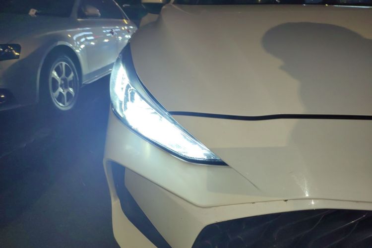 名爵 MG5 2021款 改款 180DVVT CVT青春豪华版车身外观8