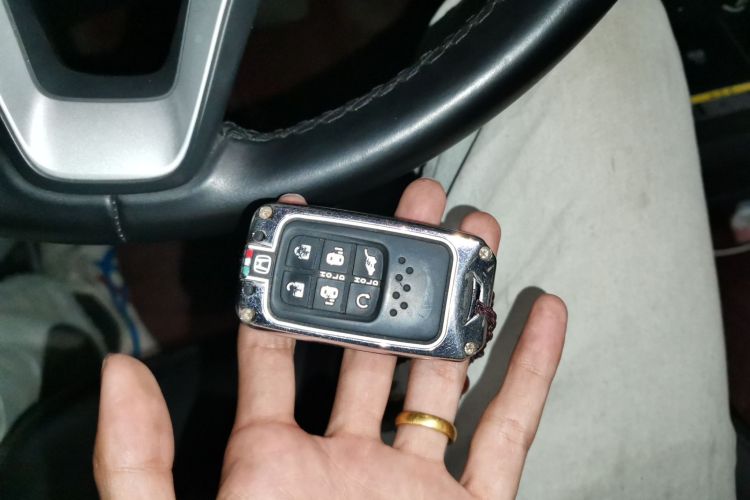 本田 艾力绅 2024款 2.0L e:HEV 豪华版中控内饰11