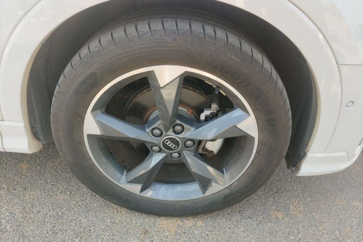 奥迪Q3 2023款 35 TFSI 时尚动感型（1.4T）车身外观10