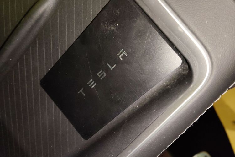 特斯拉 Model Y 2025款 后轮驱动 首发版中控内饰11