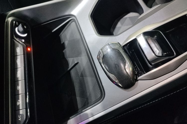 广汽传祺 传祺GS3 2023款 影速 270T 劲享版中控内饰11