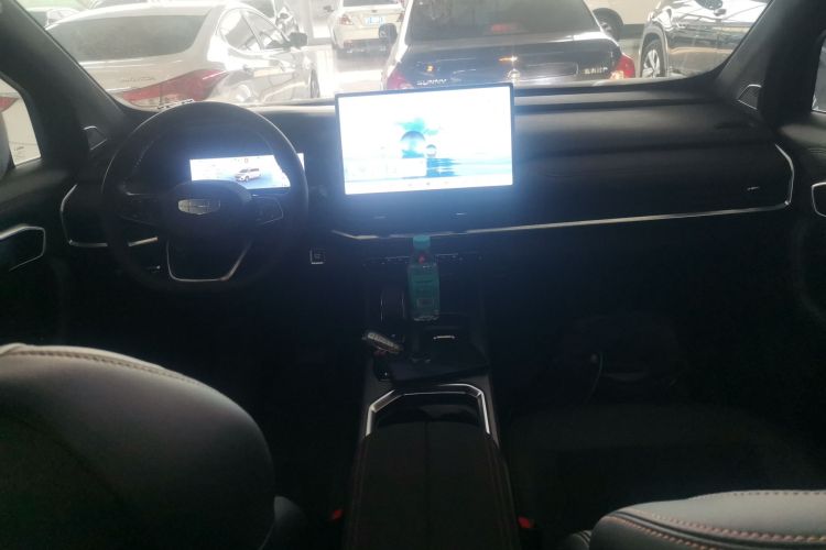 吉利汽车 豪越L 2025款 2.0T DCT尊享款中控内饰12