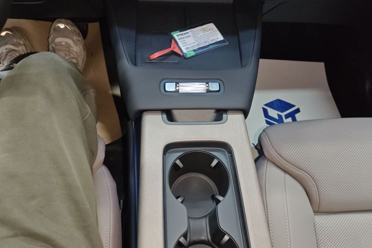 沃尔沃XC70插电式混动 2026款 四驱超长续航Ultra中控内饰18