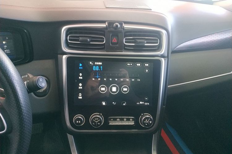 领克01 2017款 2.0T 四驱劲Pro版中控内饰16