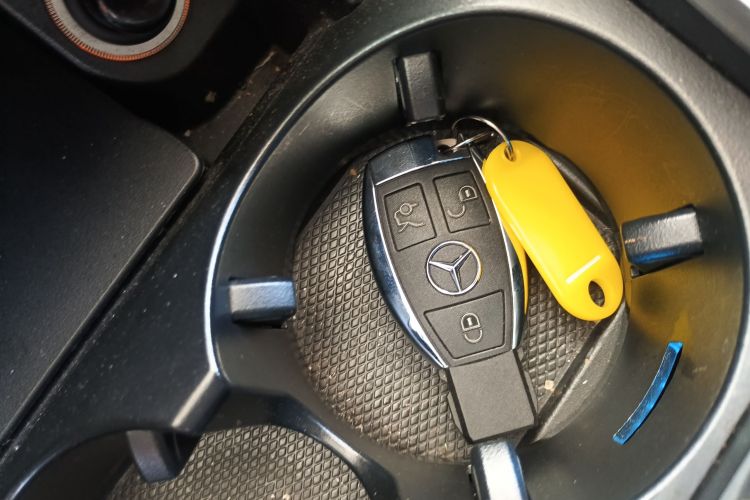 奔驰C级 2017款 改款 C 200 L 运动版中控内饰7001