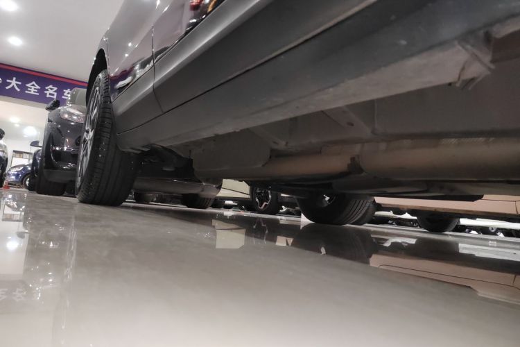 凯迪拉克XT5 2022款 2.0T 四驱尊贵型局部细节9001