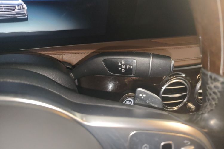 奔驰 迈巴赫S级 2020款 S 450 4MATIC中控内饰18