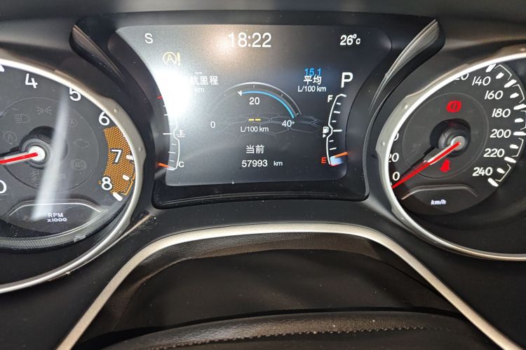 Jeep 指南者 2019款 200TS 自动优享-互联大屏版中控内饰15