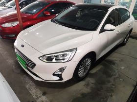 福特 福克斯 2019款 三厢 EcoBoost 180 自动锋潮型