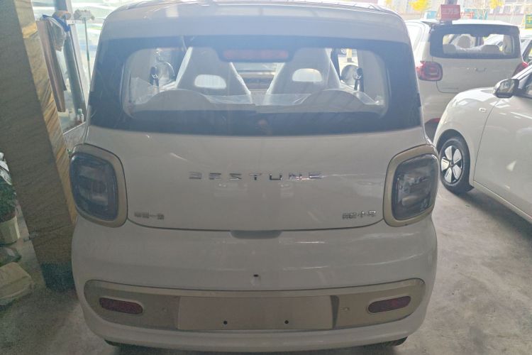 奔腾小马 2026款 222km 闪耀马车身外观6