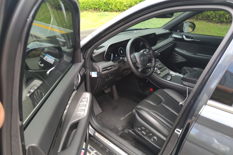 现代 帕里斯帝 2023款 3.5L 自动四驱Calligraphy中控内饰7003