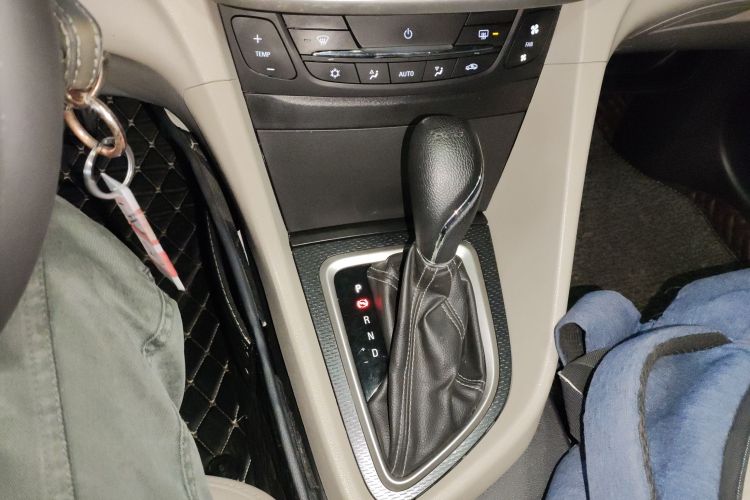 别克 英朗 2019款 15T 双离合互联精英型 国VI中控内饰18