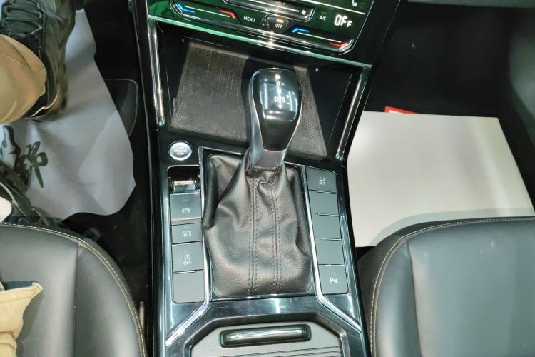 大众 帕萨特 2020款 改款 330TSI 精英版 国VI中控内饰18