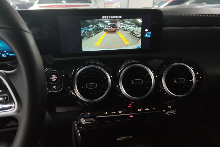 奔驰A级 2022款 改款 A 180 L 运动轿车局部细节16