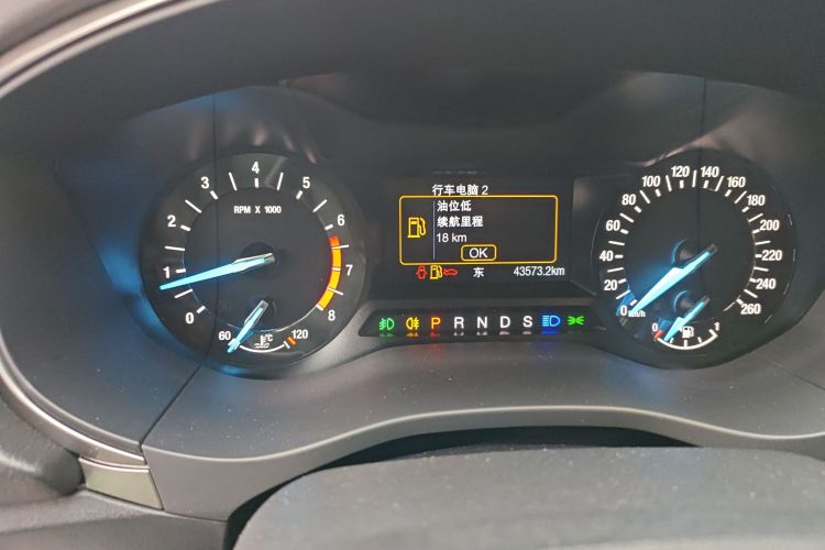 福特 蒙迪欧 2020款 EcoBoost 180 时尚型中控内饰14