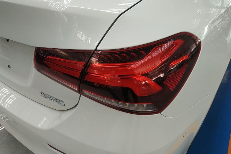 奔驰A级 2020款 A 200 L 运动轿车车身外观9