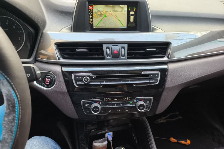 宝马X1 2016款 sDrive20Li 豪华型中控内饰16