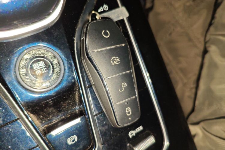 比亚迪 秦PLUS 2021款 EV 500KM 尊贵型中控内饰11