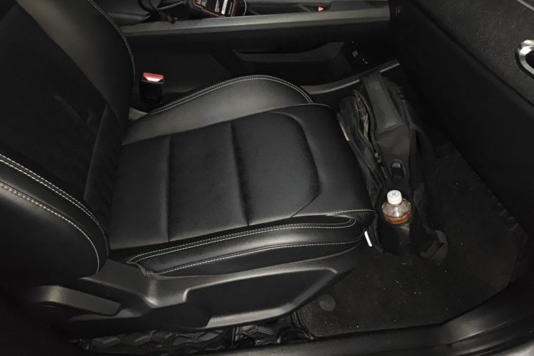 吉利几何C 2022款 蓝莓C400局部细节41