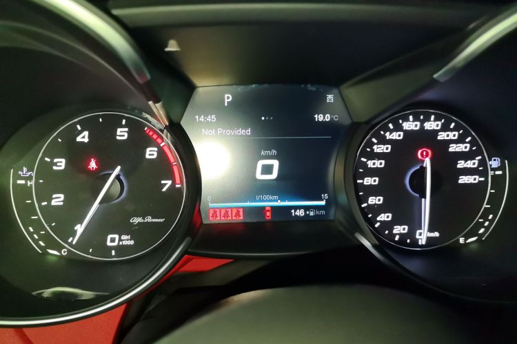 阿尔法·罗密欧 Giulia朱丽叶 2017款 2.0T 200HP 豪华版中控内饰14