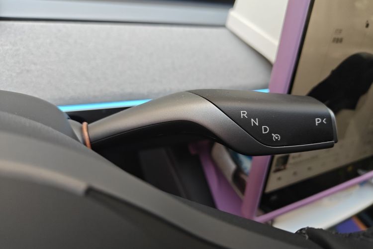 特斯拉 Model Y 2024款 后轮驱动版中控内饰18