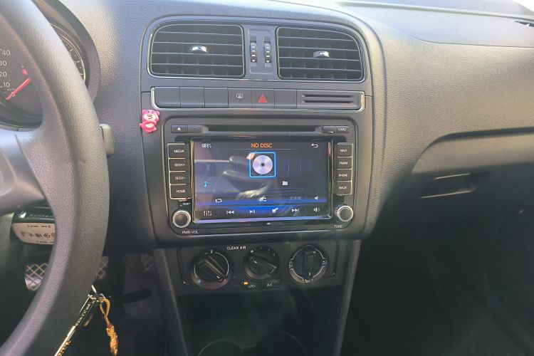 大众 Polo 2016款 1.4L 手动风尚型中控内饰16