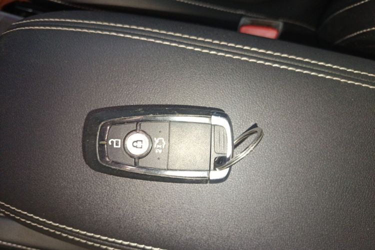 福特 福克斯 2021款 两厢 EcoBoost 180 自动锋潮型中控内饰11