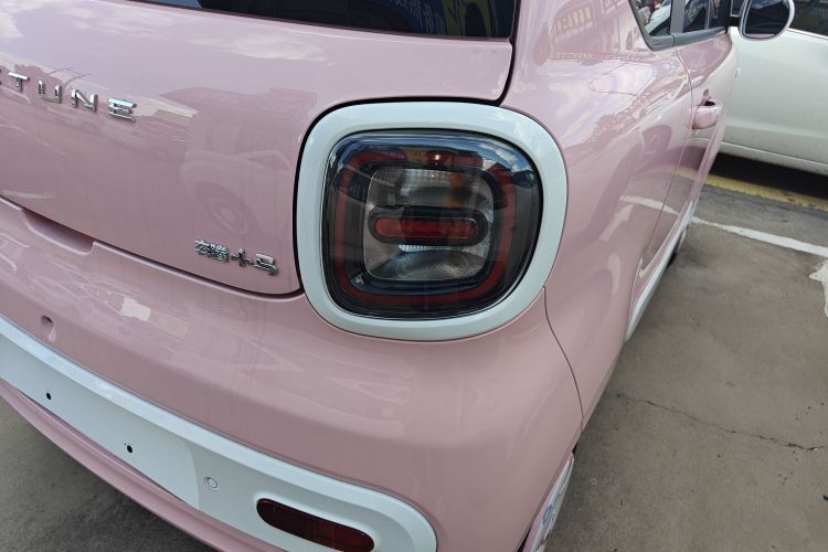 奔腾小马 2025款 222km 灵动马车身外观9