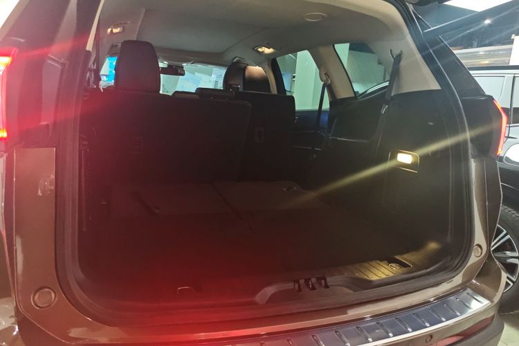 福特 锐界 2018款 EcoBoost 245 两驱豪锐型 7座 国VI机舱底盘23