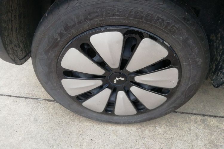 五菱汽车 五菱缤果 2023款 410km 灵犀尊享款车身外观6008