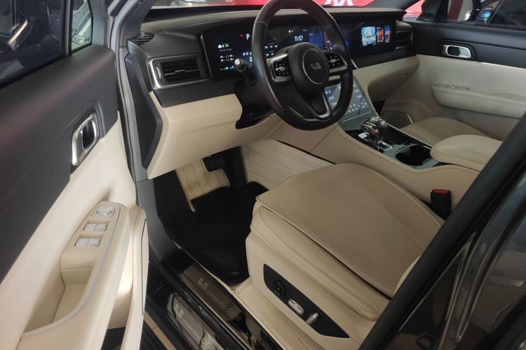 理想汽车 理想ONE 2021款 增程6座版中控内饰19