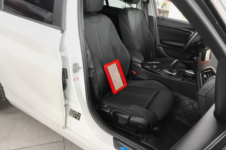 宝马1系(进口) 2018款 118i 运动设计套装局部细节41